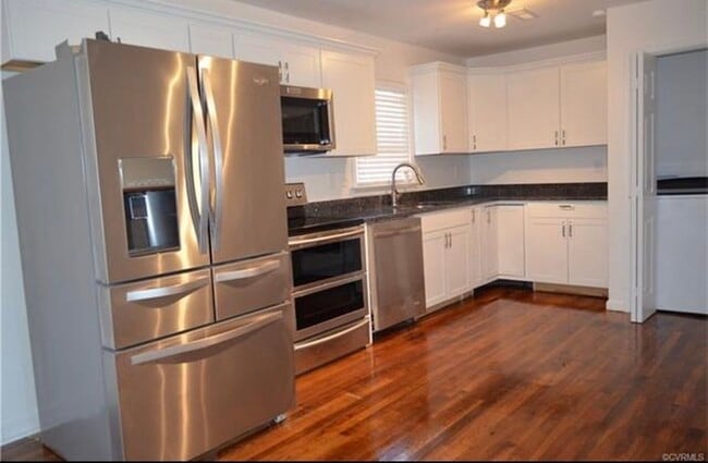 8990 Becton Rd in Glen Allen, VA - Building Photo - Building Photo