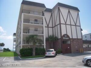 383 N Atlantic Ave in Cocoa Beach, FL - Building Photo