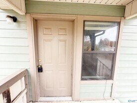 112 Jodi Dr in Madison, AL - Building Photo