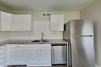 635 Stonewall Dr in Richmond, TX - Building Photo - Building Photo