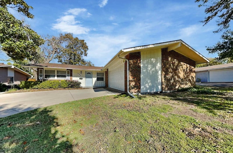 920 S Waterview Dr in Richardson, TX - Building Photo