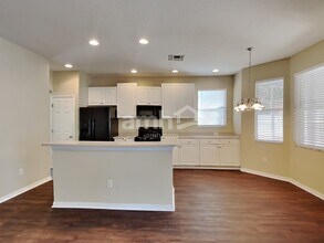 3213 Prairie Iris Dr in Land O Lakes, FL - Building Photo - Building Photo