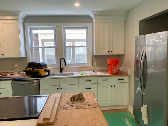 1212 Beaconsfield Ave in Grosse Pointe Park, MI - Building Photo - Building Photo