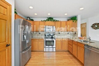 829 W Sparrow Hawk Dr in Littleton, CO - Building Photo - Building Photo