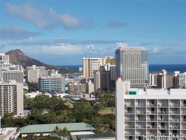 400 Hobron Ln in Honolulu, HI - Building Photo
