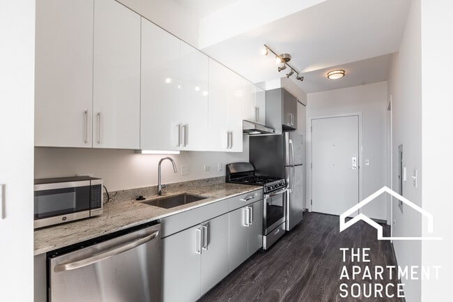 2340 N California Ave in Chicago, IL - Building Photo - Building Photo