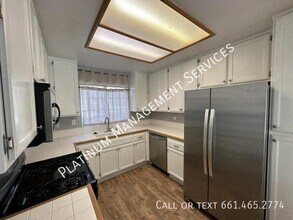 45712 St Andrews St in Lancaster, CA - Building Photo - Building Photo