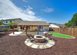 1322 Carnell Ct, Unit 1234 in San Diego, CA - Building Photo - Building Photo