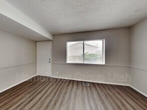 4247 S Hwy 89 in North Salt Lake, UT - Building Photo - Building Photo