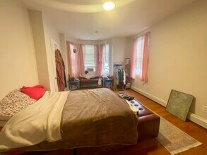 75 Putnam St, Unit 1 in Boston, MA - Building Photo - Building Photo