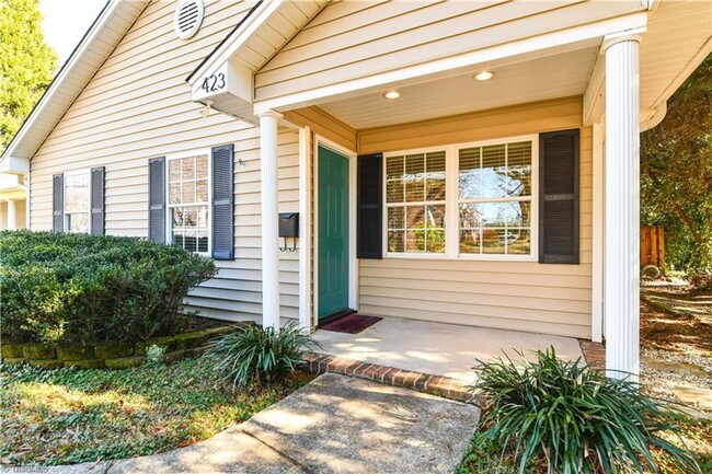 property at 423 Westdale Pl