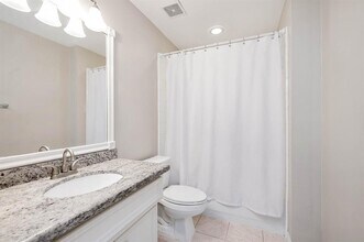 1706 Dennis St in Houston, TX - Building Photo - Building Photo
