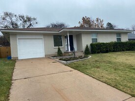 1900 Collins Blvd in Ada, OK - Building Photo