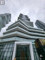 3900 Confederation Pkwy in Mississauga, ON - Building Photo