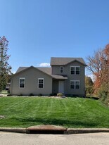 6072 Herons Cir in Austintown, OH - Building Photo