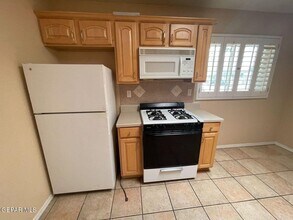 4931 Maxwell Ave in El Paso, TX - Foto de edificio - Building Photo
