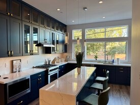 2012 Uptown Aly in Sacramento, CA - Building Photo