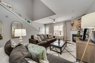 3922 Gilbert Ave, Unit 220 in Dallas, TX - Building Photo - Building Photo