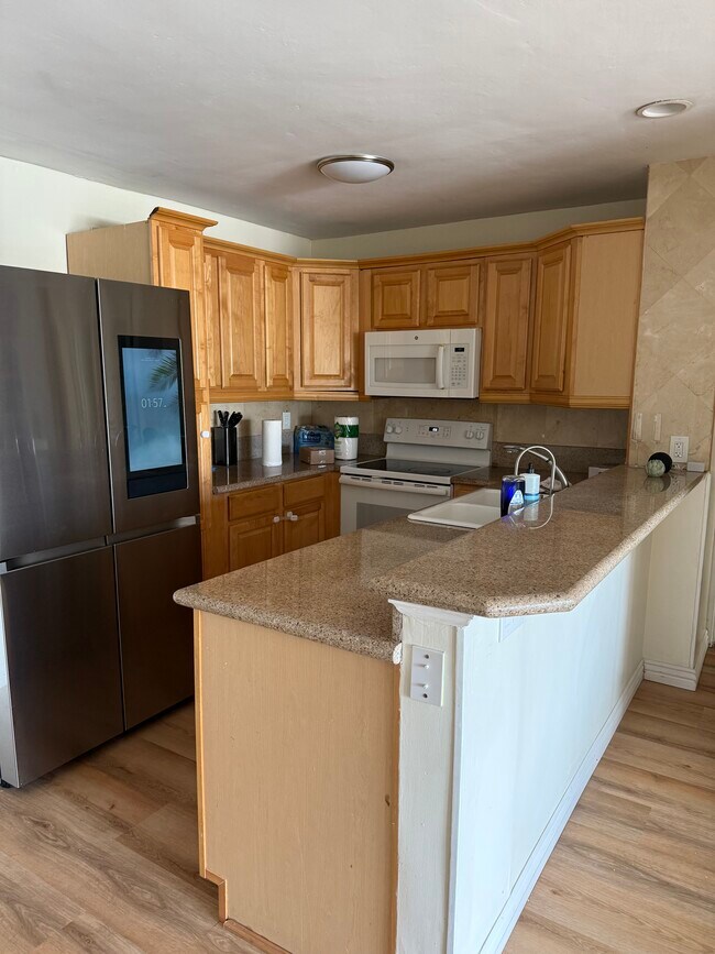 1801 Diamond St, Unit 3-318 in San Diego, CA - Building Photo - Building Photo