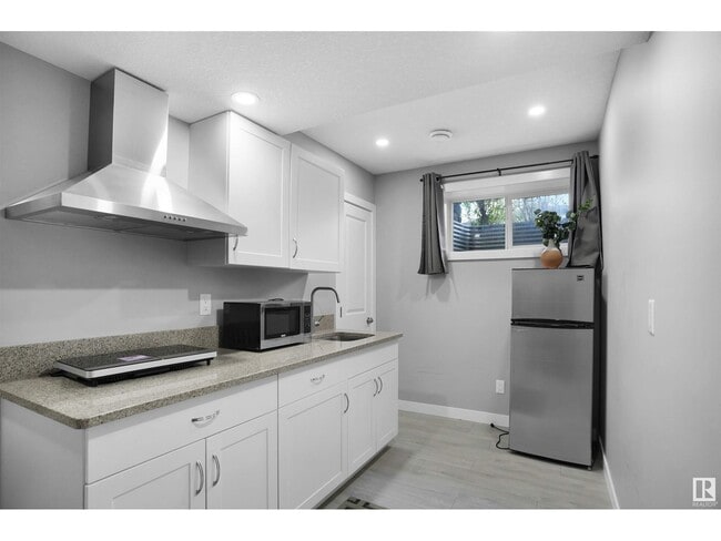 property at 2333 Wonnacott Crescent