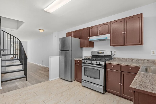 property at 502 N Glover St