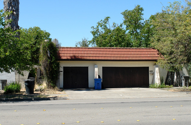 4443 Hoen Ave in Santa Rosa, CA - Building Photo - Building Photo