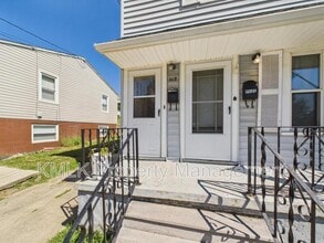 117 Hazelwood Ave in Barberton, OH - Building Photo - Building Photo