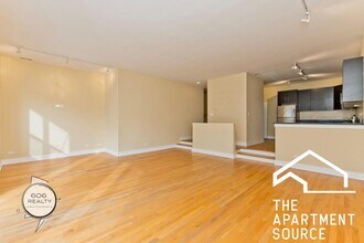 2523 N Sacramento Ave, Unit 2D in Chicago, IL - Foto de edificio - Building Photo