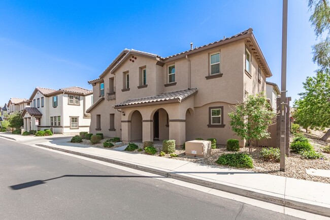 16355 W Latham St in Goodyear, AZ - Building Photo - Building Photo