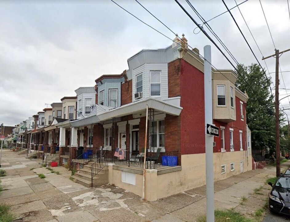 1649 Allengrove St in Philadelphia, PA - Building Photo