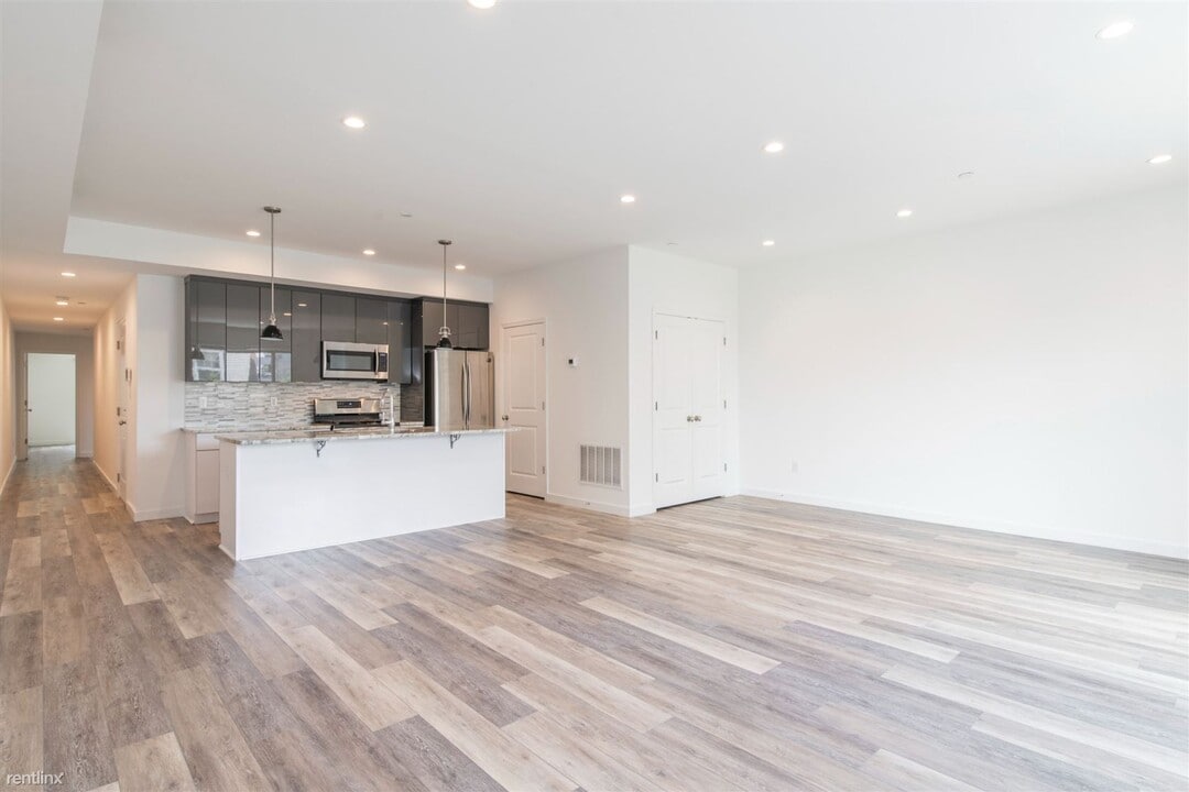 1528 N Marshall St Photo