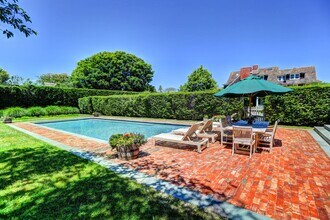 16 Drew Ln in East Hampton, NY - Building Photo - Building Photo