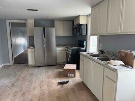 112 W Louisiana St in Evansville, IN - Building Photo