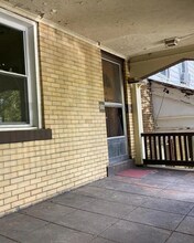 5850 Douglas St in Pittsburgh, PA - Building Photo - Building Photo