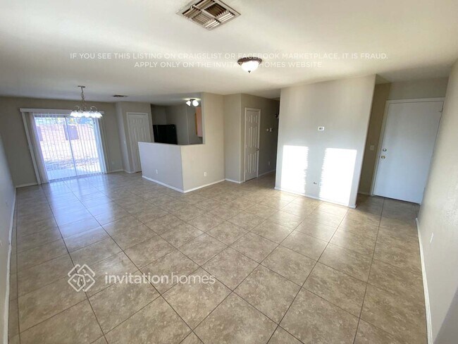 7240 W Hess Ave in Phoenix, AZ - Building Photo - Building Photo