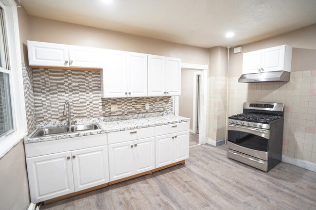 188 Stanwood St, Unit 2 in Providence, RI - Building Photo - Building Photo