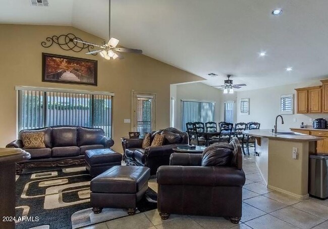 3094 S Martingale Rd in Gilbert, AZ - Building Photo - Building Photo