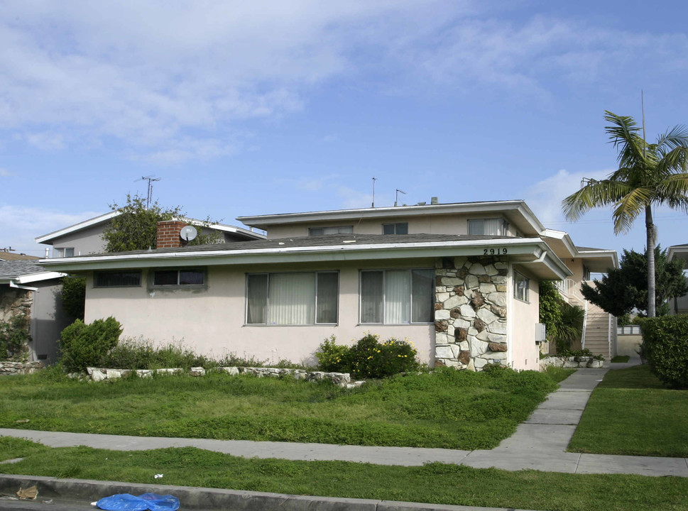 2919 W 141st Pl in Gardena, CA - Foto de edificio