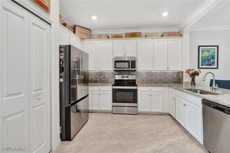 2065 Tamarron Ln in Naples, FL - Building Photo - Building Photo