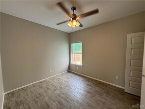 1604 2nd St, Unit 2 in Edinburg, TX - Building Photo - Building Photo