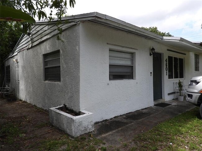 4601 SW 12th Ct in Fort Lauderdale, FL - Building Photo - Building Photo