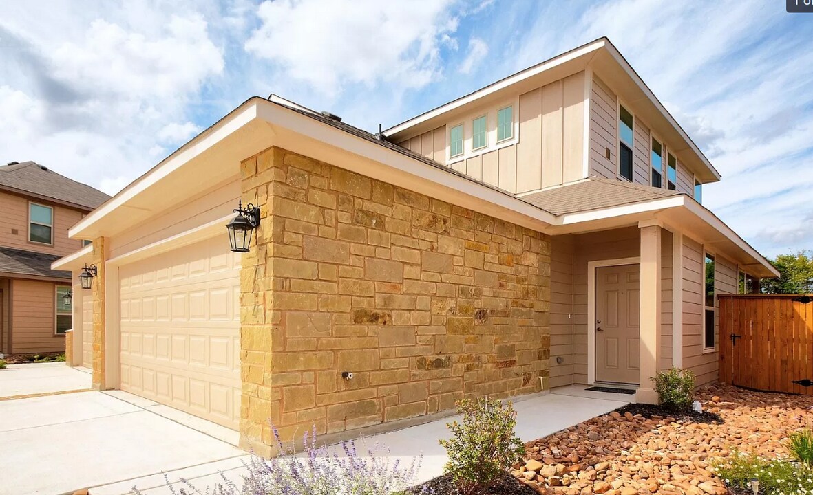 747 Gristmill Dr in New Braunfels, TX - Building Photo