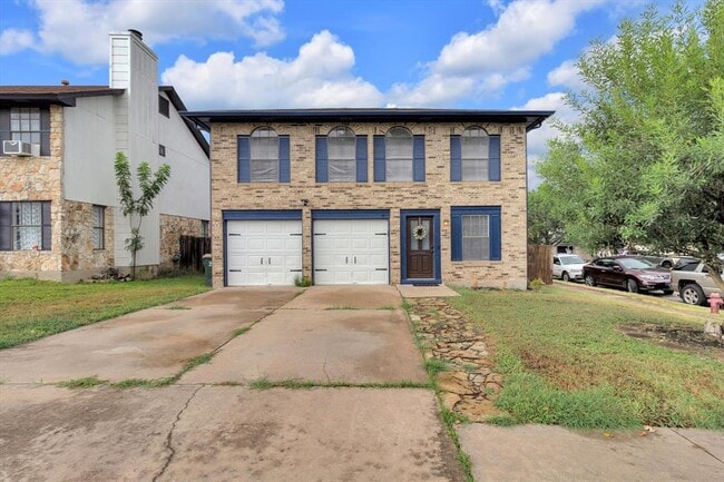 property at 910 Crieff Cross Dr