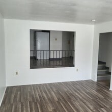 Park Avenue Apartments in West Mifflin, PA - Foto de edificio - Building Photo
