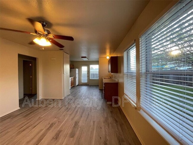 121 Cambridge Dr in Saginaw, TX - Building Photo - Building Photo