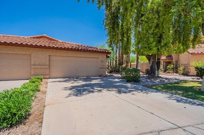 property at 735 N Tangerine Dr
