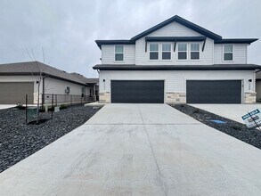 244 Nespral Dr in San Antonio, TX - Building Photo - Building Photo