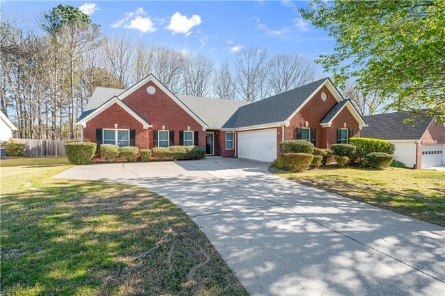 1840 Heatherton Rd in Dacula, GA - Foto de edificio - Building Photo
