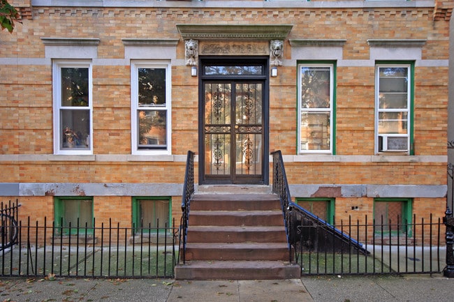 64-18 Madison St in Flushing, NY - Building Photo - Building Photo