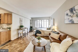 1711 Massachusetts Ave NW, Unit 810 in Washington, DC - Building Photo - Building Photo